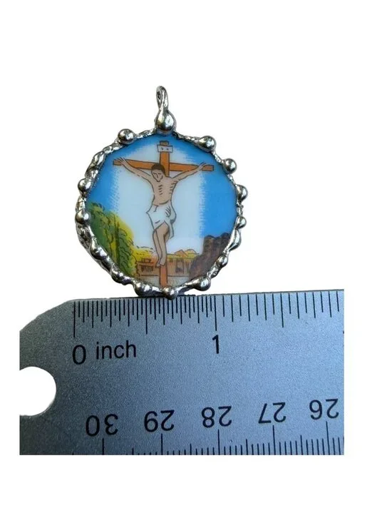 Broken China Crucifix Pendant - Silver Blend Cabochon Necklace | Alma Antigua - Picture 5 of 10